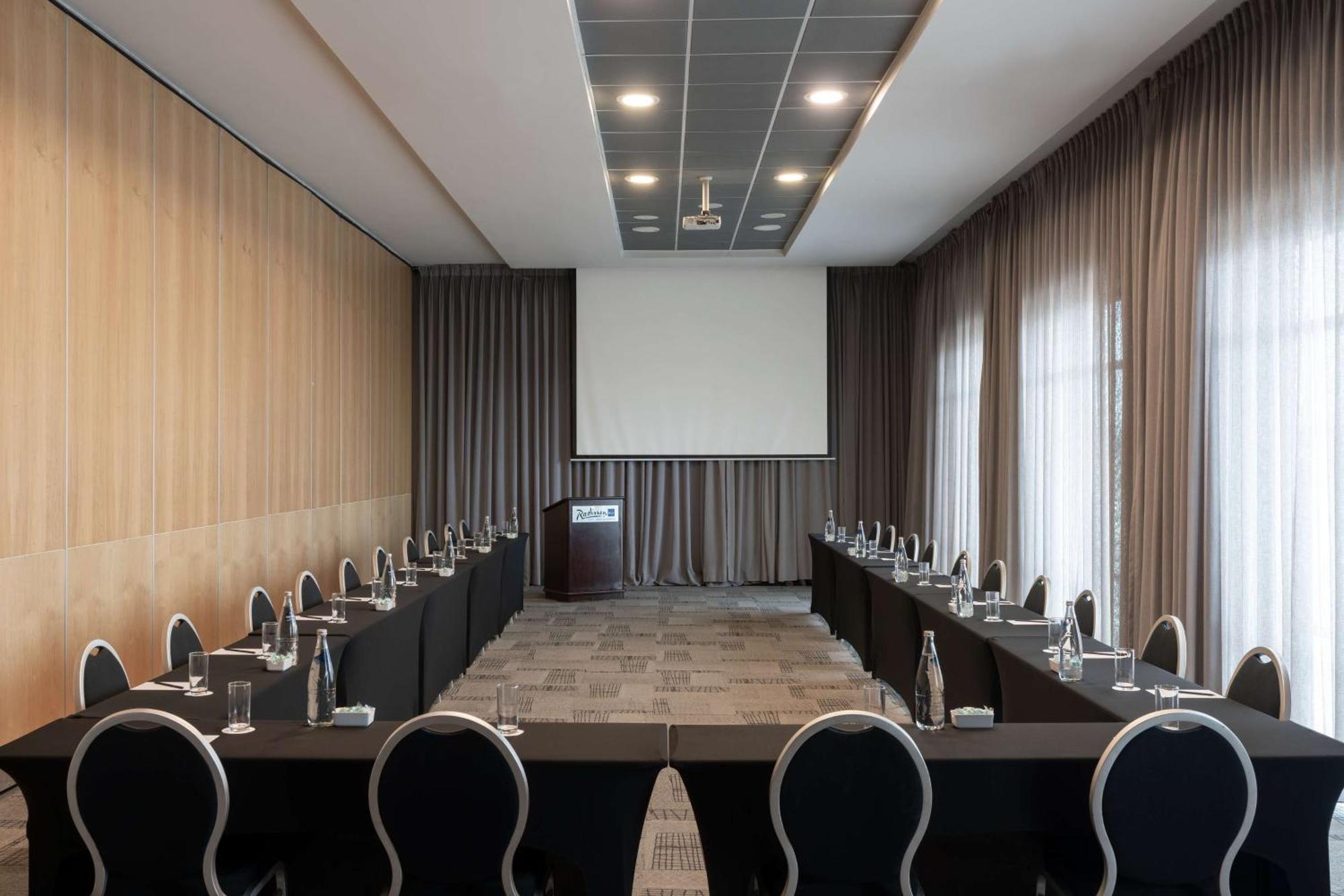 Radisson Blu Hotel, พอร์ตเอลิซาเบธ ภายนอก รูปภาพ Meeting room
